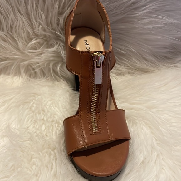 Tan Front Zip Up Chucky Heels - Picture 2 of 3